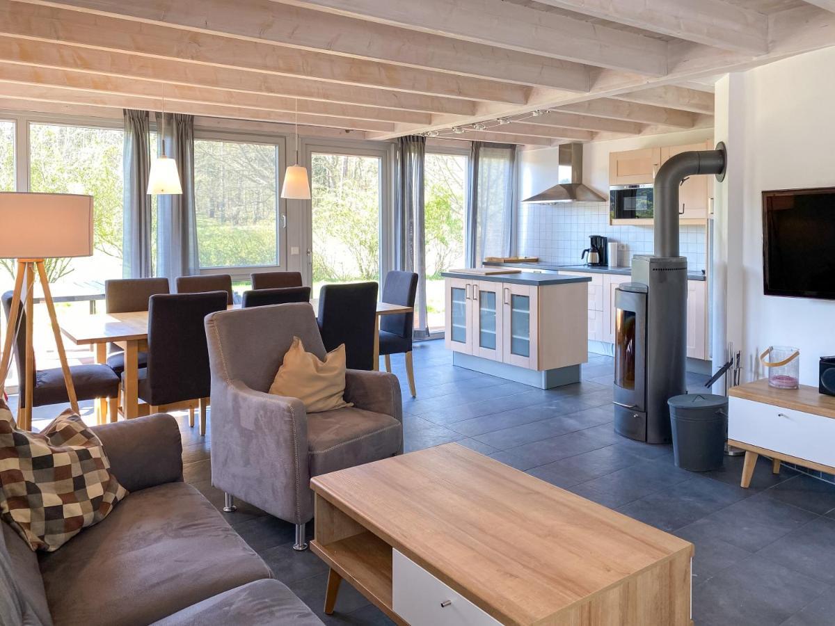 Ferienhaus Wiesengefluester W10 - Mit Sauna, Kamin Und Garten Röbel Eksteriør billede